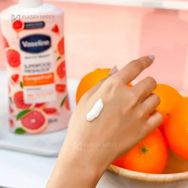 VASELINE-superfood-freshlock-garpefruit-100-grapefruit-essence-vitamin-A-body-lotion-320ml1.webp VASELINE superfood freshlock garpefruit 100% grapefruit essence & vitamin A body lotion 320ml